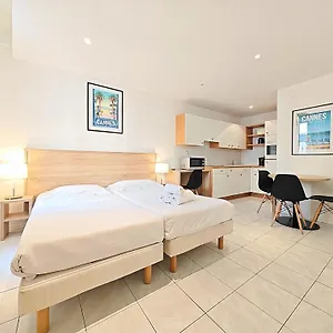 Viva Riviera 6 Rue Commandant André , Cannes France